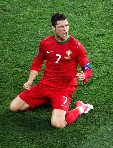 逆足双飞翼齐闪光！国米2500万先生3战逆袭，从水货逆袭球迷宠儿