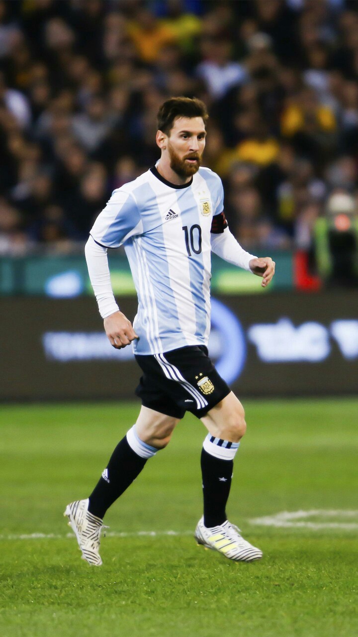 鲁尔：多特小将科尔-坎贝尔就转会接触了中日德兰和图尔贝里