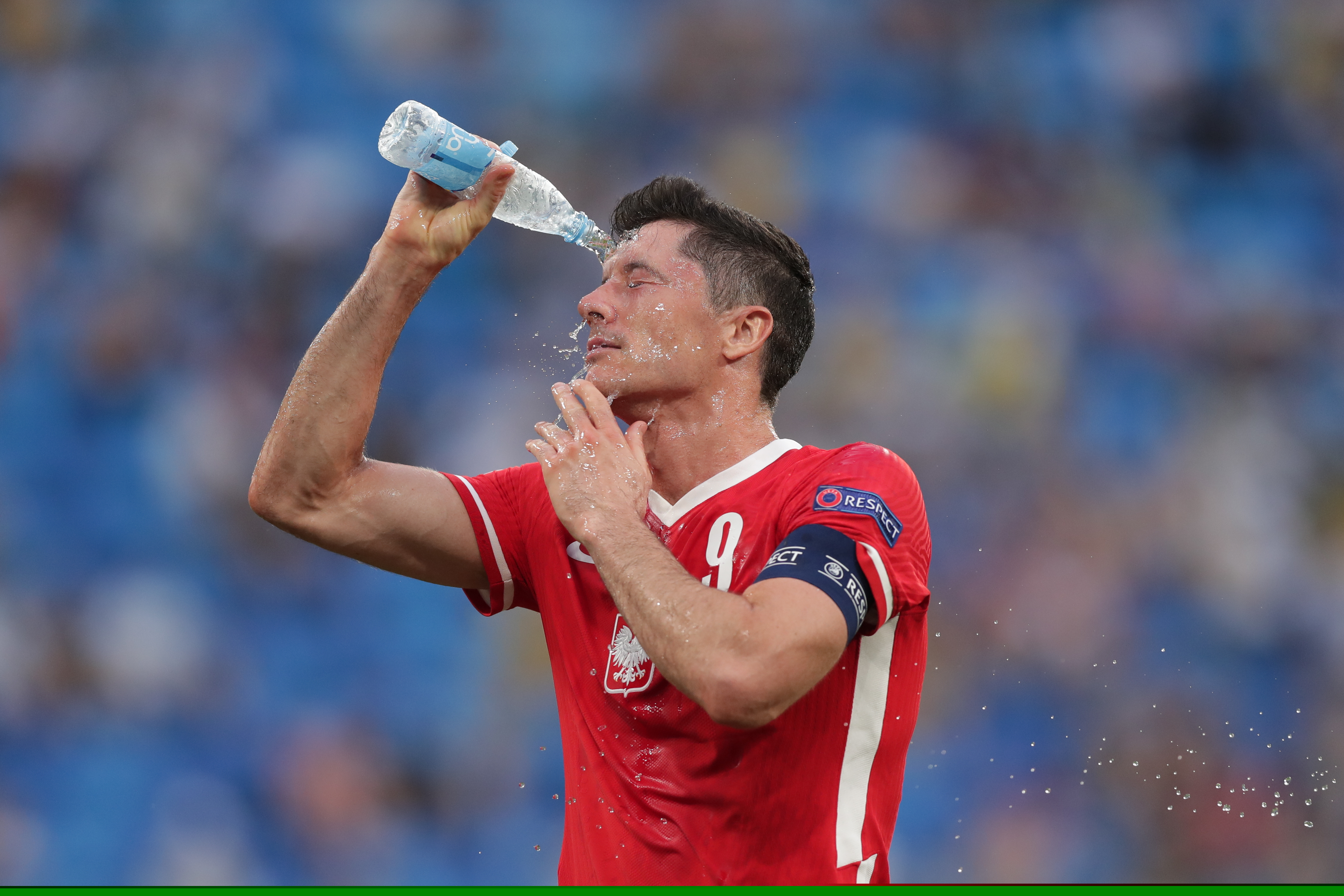 中国男篮关键时刻连丢3篮板，连续追分最后功亏一篑