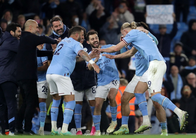 德科：梅西短暂回归？这不可能；还没和莱万谈续约的事